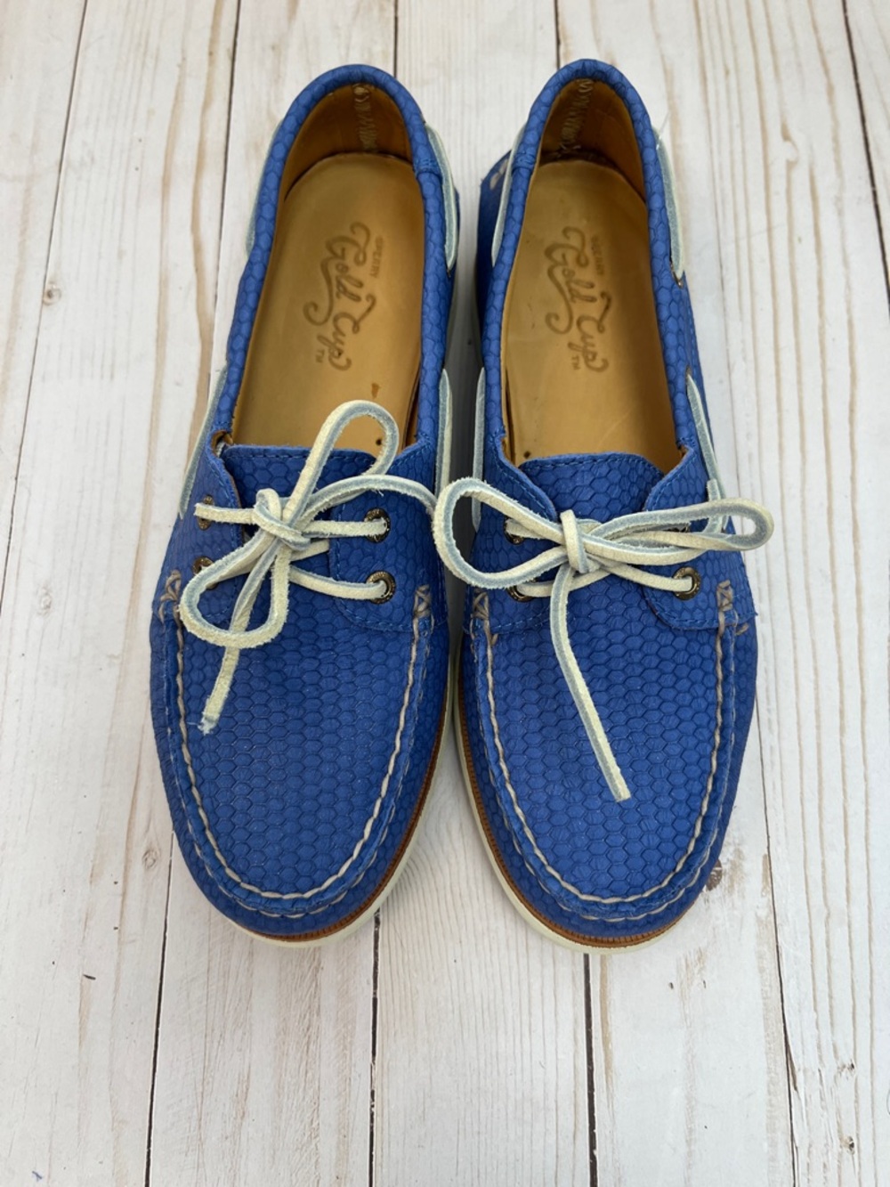 Sperry Gold club boat shoes.Textured leather. Comfort insole. Gently worn. Size7 - Picture 2 of 7